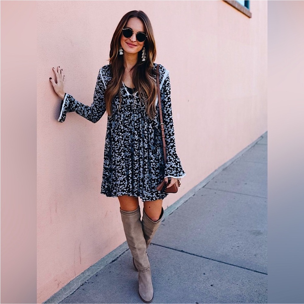 🌻 FREE PEOPLE Bloggers Fav “Like You Best” Floral Mini Long Sleeve Dress XS